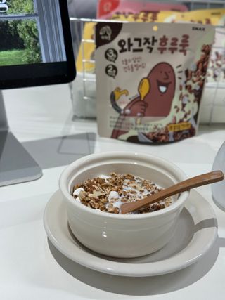 스낵스 와그작후루룩 3종_카카오2봉+아몬드2봉+딸기2봉 (총 6봉) — 5점을 준 리뷰어가 2024년 2월 올린 사용 사진