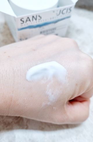 산수시 아쿠아 베네핏 24h 수부지 물광 속건조 수분크림 50ml — 5점을 준 리뷰어가 2021년 7월 올린 사용 사진