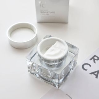 아이디플라코스메틱 아이디 페이스핏  시그니처 크림 50ml — 5점을 준 리뷰어가 2021년 10월 올린 사용 사진