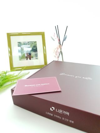니은기억 휴대폰 속 인생샷을 담는 인생샷 액자 이태리 수입산 원목 프레임 — 5점을 준 리뷰어가 2021년 6월 올린 사용 사진