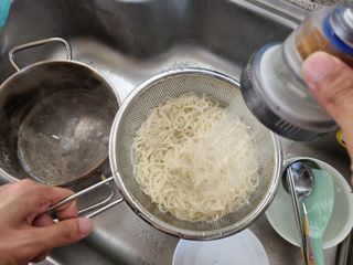 [한면원] 비빔국수 2인분 — 4점을 준 리뷰어가 2022년 8월 올린 사용 사진