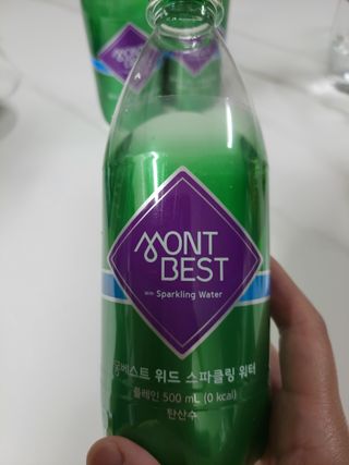 몽베스트 Montbest with Sparkling water Plain 20병 — 5점을 준 리뷰어가 2022년 6월 올린 사용 사진