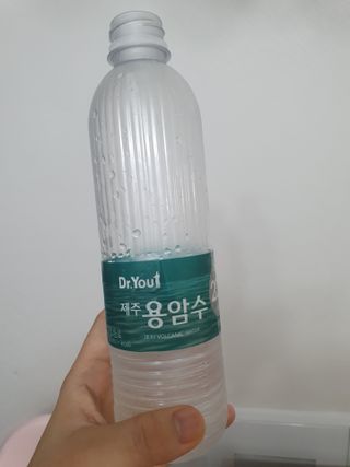 닥터유 제주용암수 닥터유 용암수 — 4.5점을 준 리뷰어가 2021년 7월 올린 사용 사진