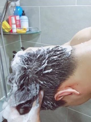 썸헤어 / SUMHAIR 썸헤어  써밋 안티 헤어로스 샴푸+트리트먼트 — 4점을 준 리뷰어가 2021년 5월 올린 사용 사진