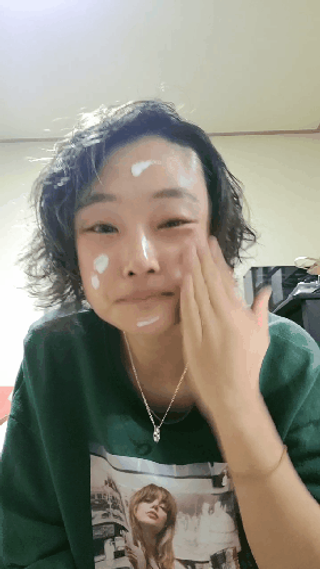KISSY BAE 키시베이 키시베이 리얼화이트 톤업틴트 — 5점을 준 리뷰어가 2021년 9월 올린 사용 사진