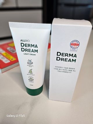 ★스마트 스토어 [올바이오] 더마크림 라이트 크림 130ml 저자극 보습 가려움개선 — 5점을 준 리뷰어가 2025년 2월 올린 사용 사진