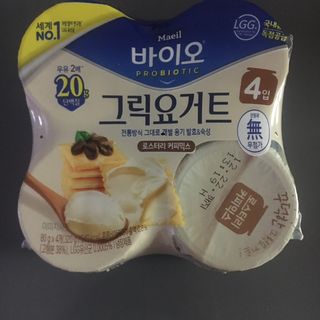 매일바이오 그릭요거트 오리지널 플레인 4개, 로스터리 커피믹스 4개 — 5점을 준 리뷰어가 2021년 12월 올린 사용 사진