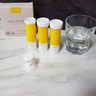 [슬림드랍 레몬맛] 건기식 다이어트 보조제 겸 비타민 — 5점을 준 리뷰어가 2022년 1월 올린 사용 사진