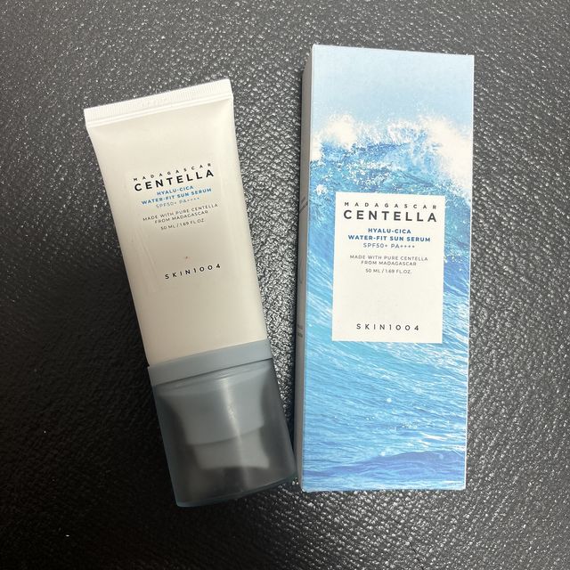 [스킨1004] 마다가스카르 센텔라 히알루-시카 워터핏 선세럼 50ml 리뷰 사진