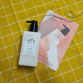 줄라이 모닝 _ JULY MORNING 줄라이모닝 하이드레이팅 퍼퓸드 바디앤핸드 에멀젼 — 5점을 준 리뷰어가 2021년 10월 올린 사용 사진