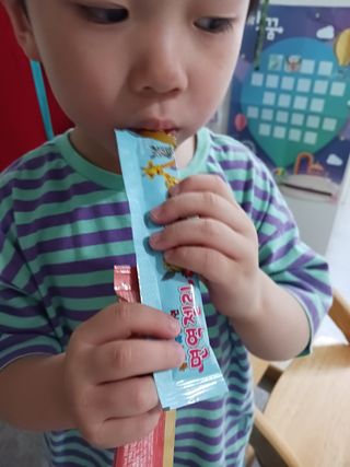 다나음 셀렌에 빠진 아연면역젤리 열대과일맛+사과맛 — 5점을 준 리뷰어가 2023년 7월 올린 사용 사진