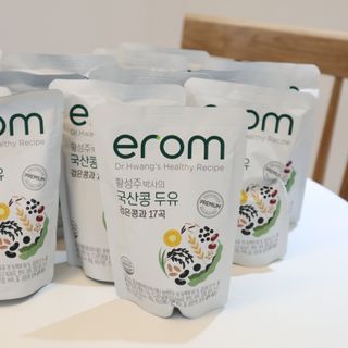 이롬 황성주 박사의 국산콩 두유 검은콩과 17곡 프리미엄 — 4점을 준 리뷰어가 2021년 5월 올린 사용 사진