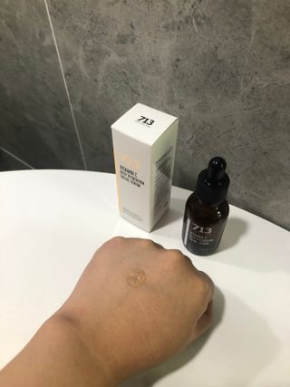 [세븐원쓰리 713] 피부톤을 속부터 밝게 피누스 비타민C 딥 하이드레이션 세럼 — 5점을 준 리뷰어가 2021년 10월 올린 사용 사진