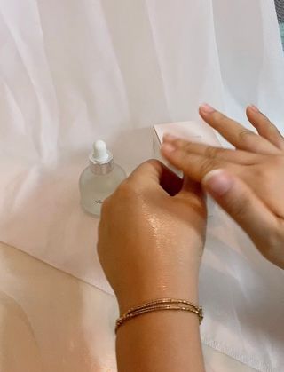 브에노 파리퀸 윌 페이스 오일 — 5점을 준 리뷰어가 2021년 9월 올린 사용 사진