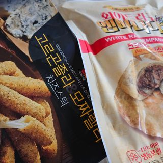 디케이식품(주) 고르곤졸라&모짜렐라 치즈스틱 400g — 5점을 준 리뷰어가 2023년 3월 올린 사용 사진