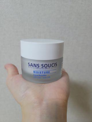 산수시 아쿠아 베네핏 24h 수부지 물광 속건조 수분크림 50ml — 5점을 준 리뷰어가 2021년 6월 올린 사용 사진