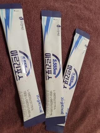 자연에온 아르긴포스 L-아르기닌 5555mg 스틱 15개입 1박스 — 5점을 준 리뷰어가 2022년 1월 올린 사용 사진