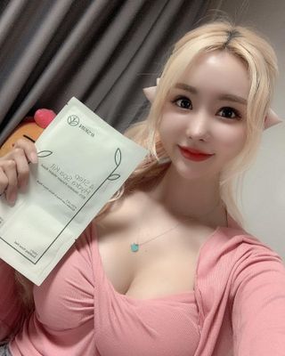 태그스킨 4스텝 주름개선 피부미백 영양 마스크팩 3개 세트(최신버전) — 5점을 준 리뷰어가 2022년 5월 올린 사용 사진