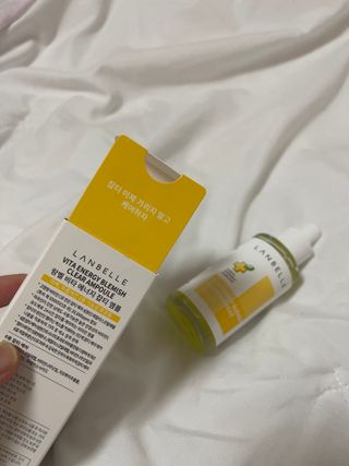 랑벨 비타 에너지 잡티 앰플 50ml 고농축 비타민, 저자극, 수분 촉촉, 미백 앰플 — 5점을 준 리뷰어가 2022년 4월 올린 사용 사진