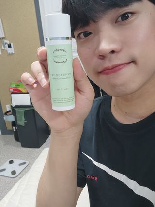 술람미네이처 자연주의 화장품ㅣ속보습 충전 + 민감/트러블 피부 진정 - 알로에 듬뿍 수분 크림 50ml — 5점을 준 리뷰어가 2022년 6월 올린 사용 사진