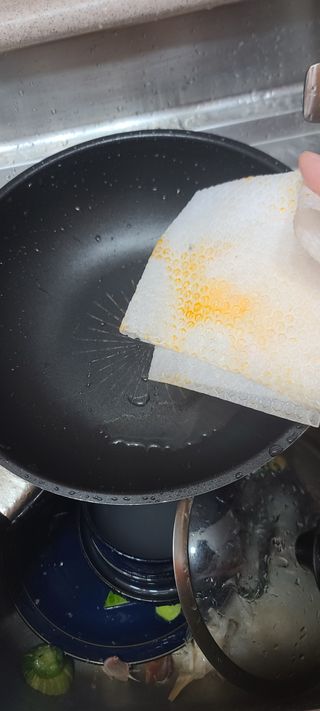 부직포나라 중금속유해물질ZERO 뜯어쓰는 주방 일회용수세미 60매 2매 — 5점을 준 리뷰어가 2022년 9월 올린 사용 사진