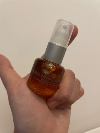 유니베르소 로즈힙 오일 15ml — 3.5점을 준 리뷰어가 2021년 7월 올린 사용 사진