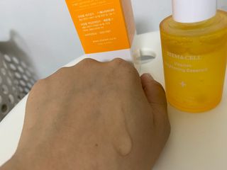 체르엠 스템앤셀 비타민 브라이트닝 에센스 30ml 1개 — 4.5점을 준 리뷰어가 2021년 9월 올린 사용 사진