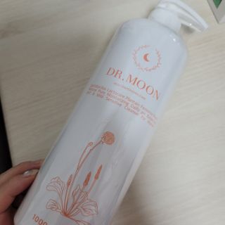 프리[닥터문] 유산균 락토케어 질경초 여성청결제 1000ml (젤타입) — 5점을 준 리뷰어가 2022년 6월 올린 사용 사진