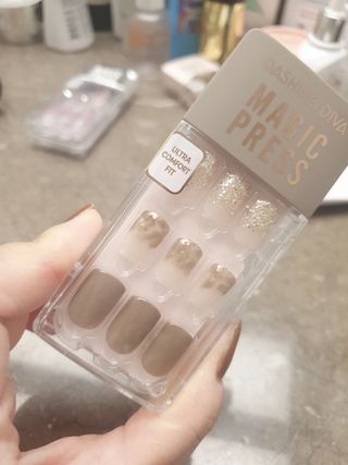 데싱디바 매직프레스 레귤러 스퀘어_6종 중 택 1 — 5점을 준 리뷰어가 2021년 9월 올린 사용 사진