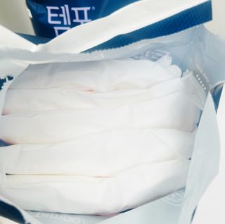 N[템포 ] 패드 내추럴 순면 입는 오버나이트 5P * 2개 — 5점을 준 리뷰어가 2024년 2월 올린 사용 사진