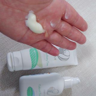 mom e 맘이 내추럴 베이비 케어 크림+바디오일 — 5점을 준 리뷰어가 2021년 1월 올린 사용 사진