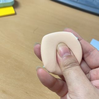 [툴앤썸] 메이크업 브러시로 바르고 호빵 스펀지로 클렌징하는 A-Z 뷰티툴 5종 — 4점을 준 리뷰어가 2021년 2월 올린 사용 사진