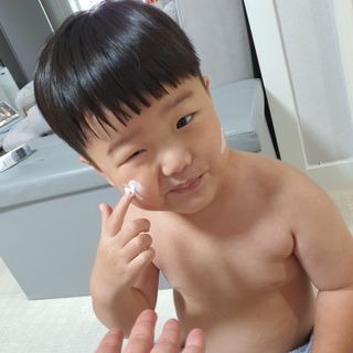 젠바이오 코스메틱스 젠바이오수딩크림]   가려운 피부 & 아토피 원픽 크림 — 5점을 준 리뷰어가 2022년 8월 올린 사용 사진