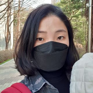 [이지아 마스크] 애니가드 더솔루션마스크, 블랙N화이트 KF94 대형 — 4.5점을 준 리뷰어가 2021년 3월 올린 사용 사진