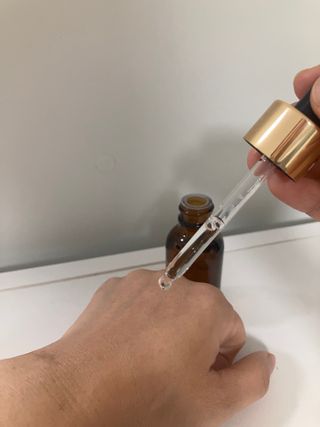 스킨큐어 산다화 비타민c 화이트닝 에센스 30ml — 5점을 준 리뷰어가 2023년 12월 올린 사용 사진