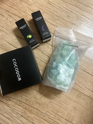 [코코도르] 스톤 에센셜 디퓨저 세트 (틴케이스+스톤+에센셜오일 20ml*2ea) — 5점을 준 리뷰어가 2024년 8월 올린 사용 사진