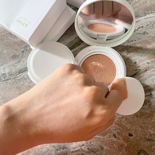 위뜨 글로시 레이어 쿠션 — 5점을 준 리뷰어가 2022년 7월 올린 사용 사진