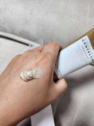 스킨1004 [SKIN1004] 마다가스카르 센텔라 앰플 폼 125ml — 5점을 준 리뷰어가 2024년 9월 올린 사용 사진