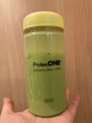 프로티원 단백질쉐이크 녹차맛 2주분 1통+보틀 — 5점을 준 리뷰어가 2021년 4월 올린 사용 사진