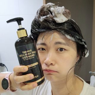 썸헤어 / SUMHAIR 썸헤어  써밋 안티 헤어로스 샴푸+트리트먼트 — 5점을 준 리뷰어가 2021년 6월 올린 사용 사진