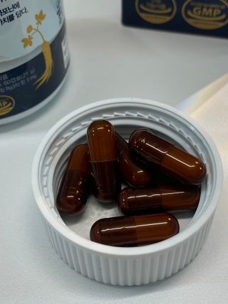 프리마인 홍삼의 강력한 에너지, 이제는 흡수율을 높인 최첨단 캡슐로 간편하게 초고속 충전하세요. — 5점을 준 리뷰어가 2022년 12월 올린 사용 사진