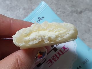 롯데제과 찰떡파이 크림치즈 — 5점을 준 리뷰어가 2021년 5월 올린 사용 사진
