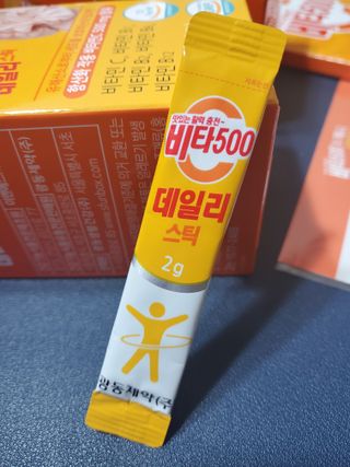 광동생활건강 [제니에디션] 비타500데일리스틱 gift set 60포+제니굿즈 3종+쇼핑백 — 5점을 준 리뷰어가 2021년 11월 올린 사용 사진