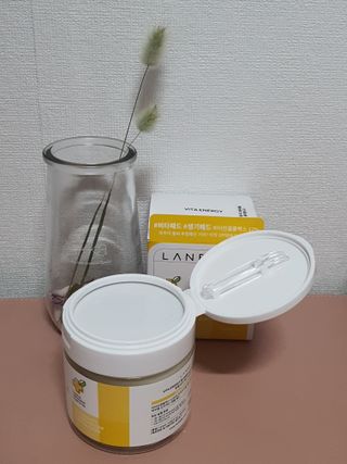 랑벨 비타 에너지 잡티 앰플 패드 65매 (투명하고 밝은 얼굴 광채패드) — 5점을 준 리뷰어가 2022년 5월 올린 사용 사진