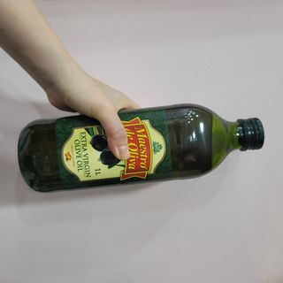 마에스트로 엑스트라버진 올리브 유 마에스트로 엑스트라버진 스페인 올리브유 — 5점을 준 리뷰어가 2022년 4월 올린 사용 사진