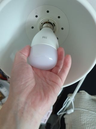 헤이홈 LED전구 화이트 스마트 전구 wifi 연결 스마트폰 연동 음성제어 원격제어 — 5점을 준 리뷰어가 2021년 5월 올린 사용 사진