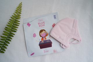 [블루 본 아이노우] 유아용 컬러마스크 40 PCS SET 2중 택 1 — 4점을 준 리뷰어가 2021년 4월 올린 사용 사진