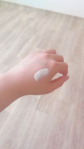 [AHC] 세이프온 에센스 선크림 올리브영 스페셜 증정 기획세트 — 5점을 준 리뷰어가 2022년 6월 올린 사용 사진