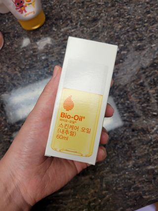 바이오오일 [바이오-오일] 스킨케어 오일 내추럴 60ml — 5점을 준 리뷰어가 2021년 11월 올린 사용 사진