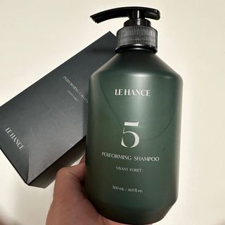 르핸스 퍼포밍 5 샴푸 비반트 포렛/베티버 포그 — 4점을 준 리뷰어가 2022년 12월 올린 사용 사진